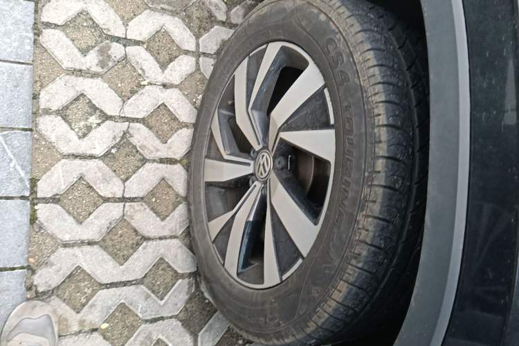 Used Volkswagen Tayron 2019 Teramont Edition 280TSI Two-Wheel Drive Luxury Model China VI Standard Right Front Wheel Hub