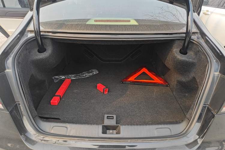 Used Roewe e950 2017 50T Hybrid Connected Executive Edition