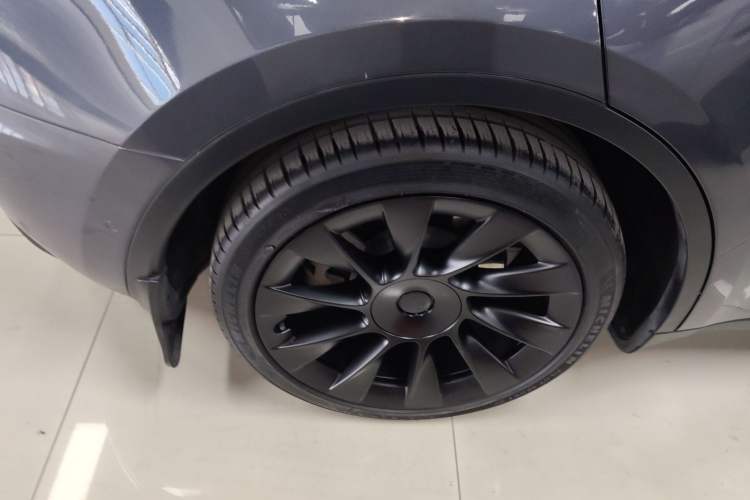 Used Tesla Model Y 2023 Rear-Wheel-Drive Version
