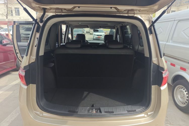 Used CHANGAN KAICHENG Oushang A600 2016 1.5L Manual Luxury 7-Seater Trunk