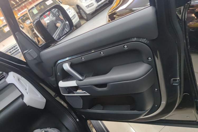 Used Land Rover Defender 2024 110 3.0T P400 X-DYNAMIC HSE
