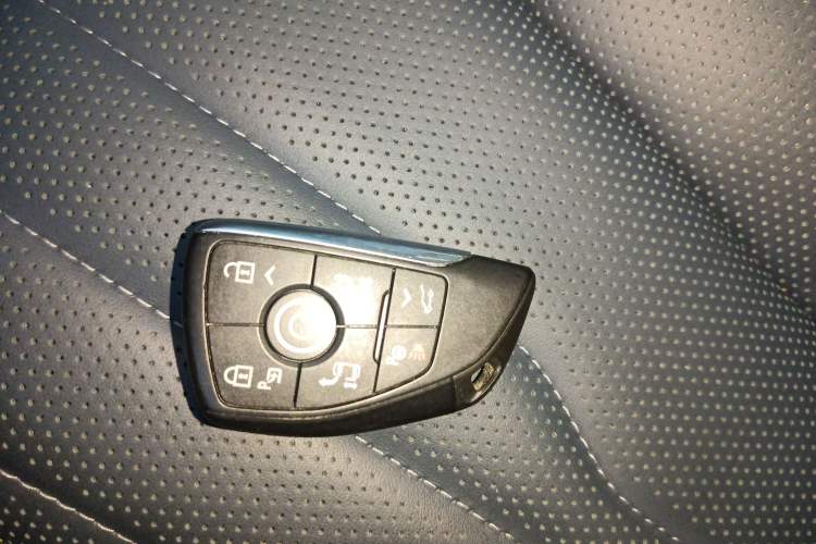 Used Buick Century 2023 2.0T Four-Seat Private Edition Vehicle Key