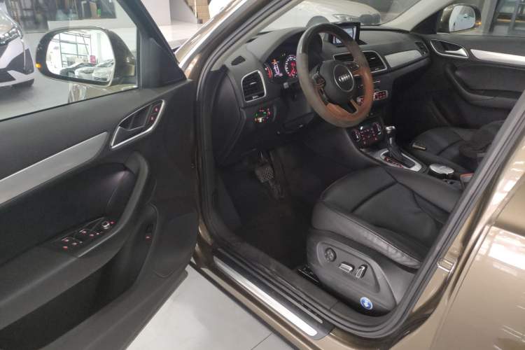 Used Audi Q3 2017 30 TFSI Fashion Model
