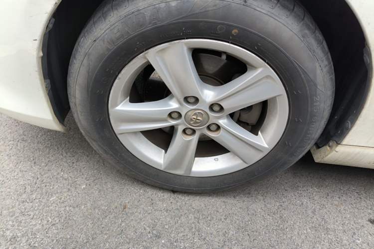 Used Toyota Reiz 2013 2.5S Elite Edition Left Front Wheel Hub