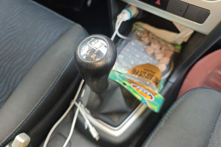 Used CHANGAN KAICHENG Ounuo S 2017 1.5L Jinouno Base Model Gear Lever