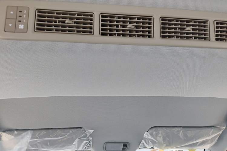 Used Wuling Hongguang New Energy 2024 All-Electric Model 300KM Standard Version Headliner