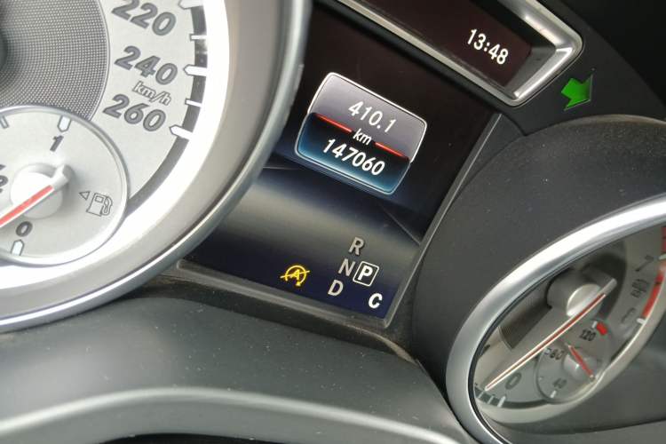 Used Mercedes-Benz GLA 2016 GLA 200 Fashion Model Odometer Close Up