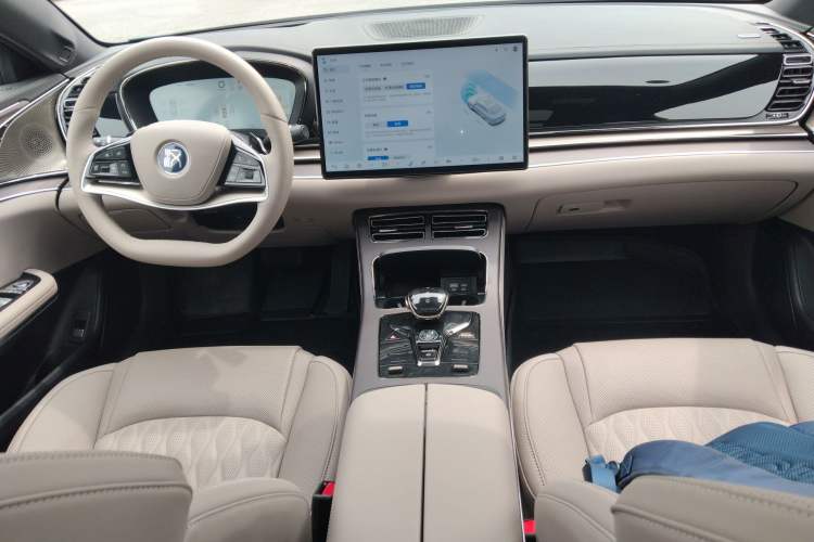 Used BYD Han 2025 DM-i Intelligent Driving Edition 125KM LiDAR Flagship Model
