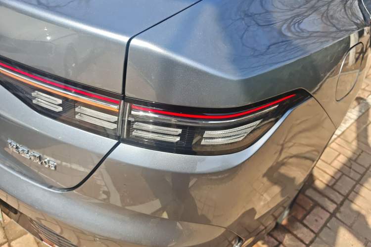 Used BYD Destroyer 05 2024 Honor Edition DM-i 120KM Luxury Model Right Rear Taillight
