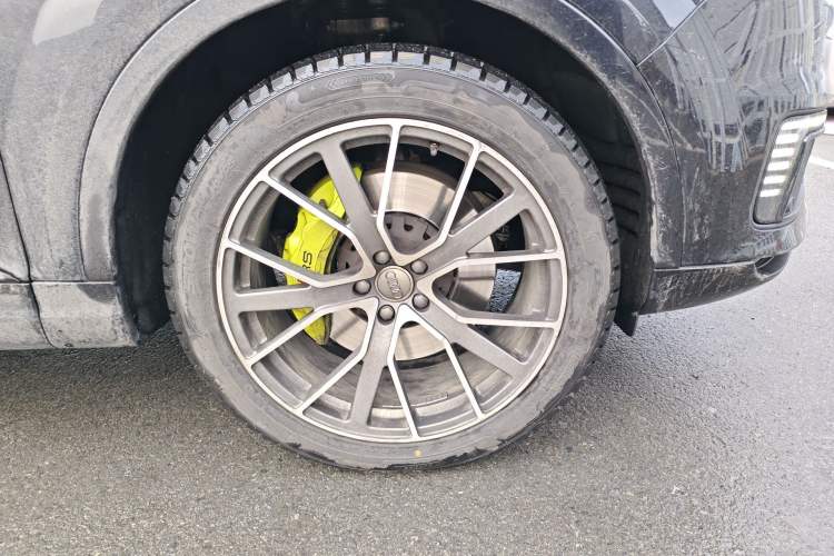 Used Audi Q7 New Energy 2019 55 e-tron Right Front Wheel Hub