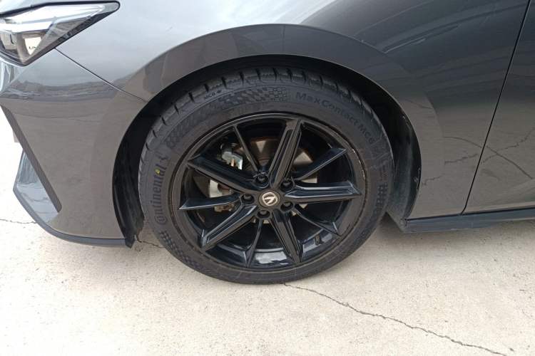 Used CHANGAN UNI-V 2022 1.5T Prestige Version Left Front Wheel Hub