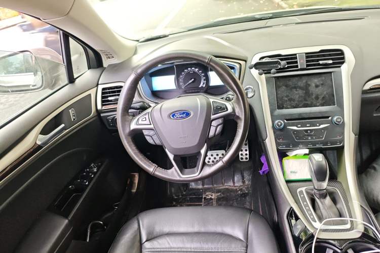 Used Ford Mondeo 2013 2.0L GTDi 200 Luxury Model Steering Wheel