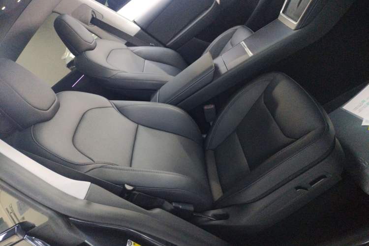 Used Tesla Model Y 2025 Long-Range All-Wheel Drive First Edition