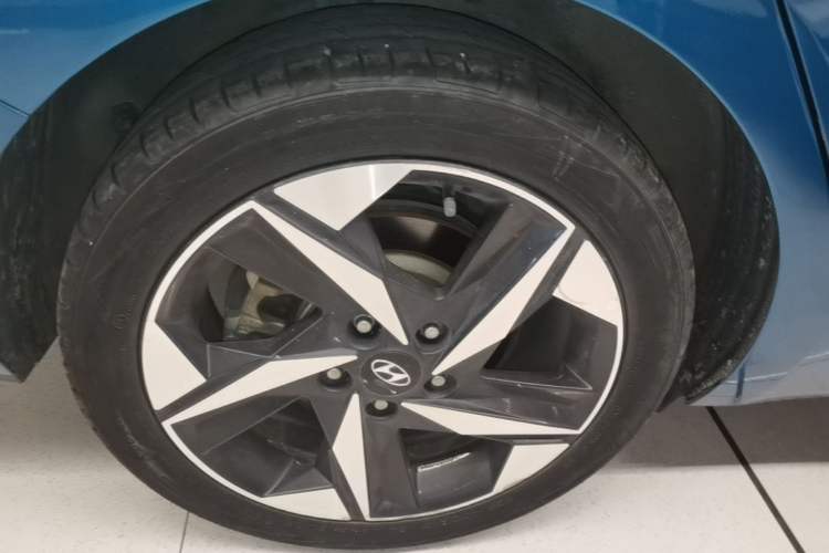 Used Hyundai Elantra 2021 1.5L CVT LUX Prestige Edition