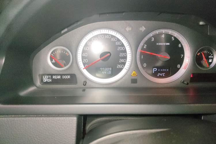 Used Volvo XC Classic 2014 T5 Luxury Edition
