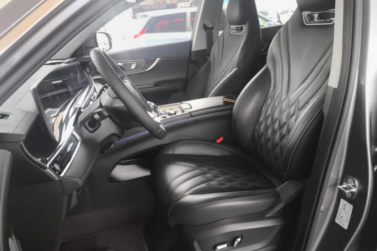 Used Chery Tiggo 7 PLUS 2023 1.6 TGDI DCT Flagship Version
