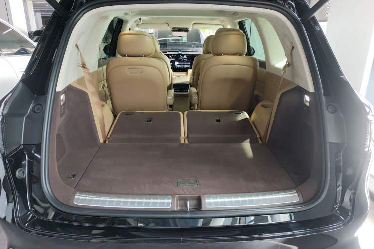 Used Hima AITO M8 2025 Extended-Range Ultra Version 53.4 kWh 6-Seater Edition Trunk