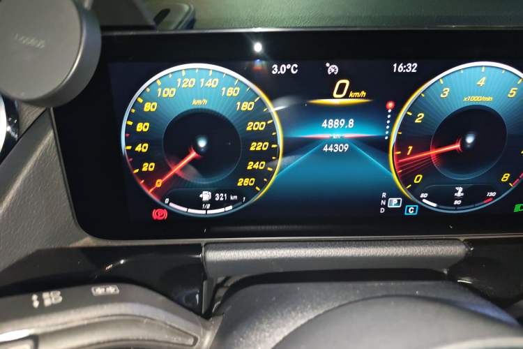 Used Mercedes-Benz GLA 2020 GLA 200 Odometer Close Up