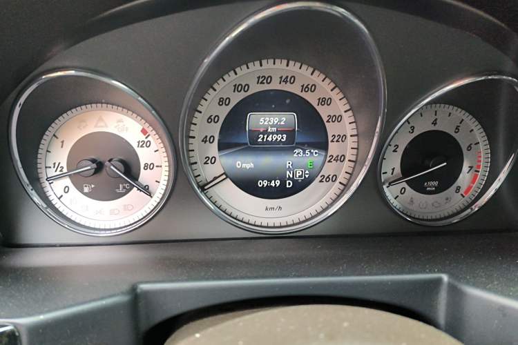 Used Mercedes-Benz GLK-Class 2013 Facelift GLK 300 4MATIC Luxury Edition
