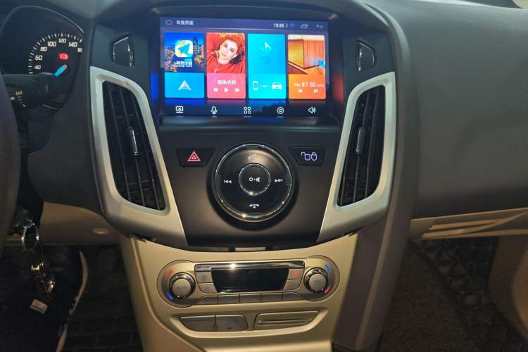 Used Ford Focus 2012 Sedan 1.6L Manual Fashion Edition
