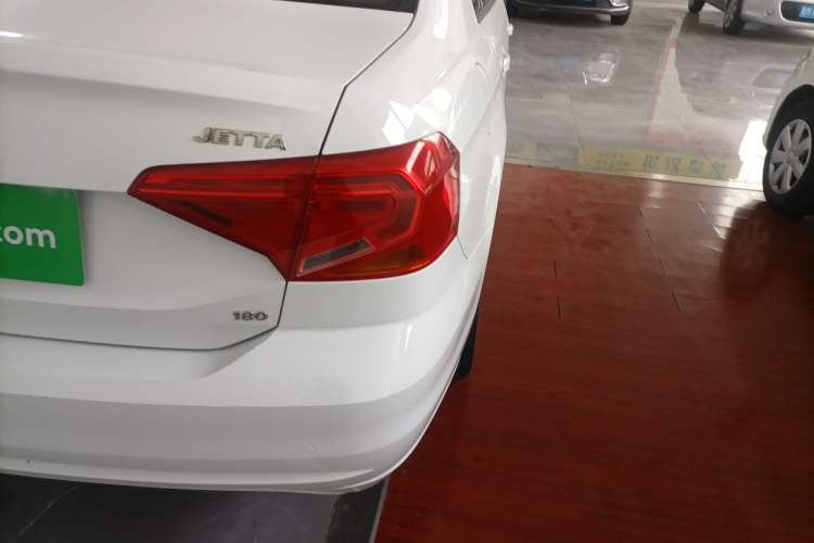 Used Volkswagen Jetta 2019 Dream Edition 1.5L Manual Fashion Version
