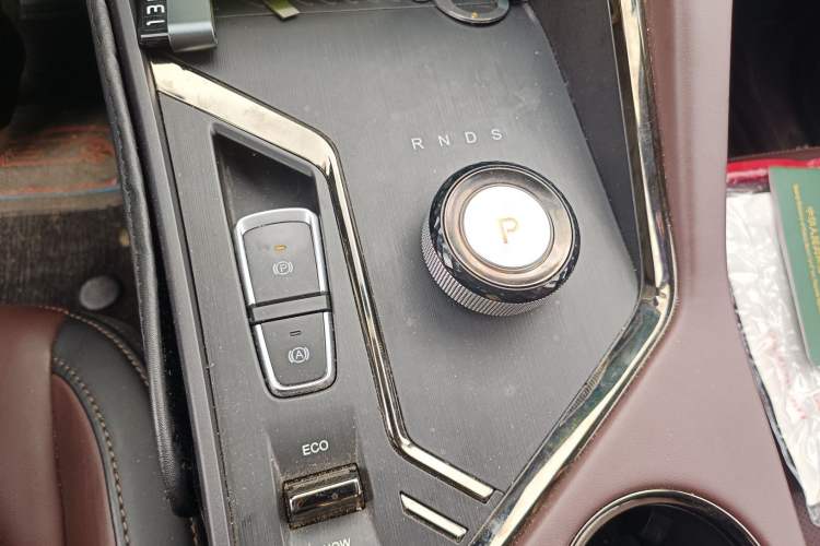 Used SOL X8 PLUS 2023 1.5 TGDI DCT Smart Home Edition 7-Seater