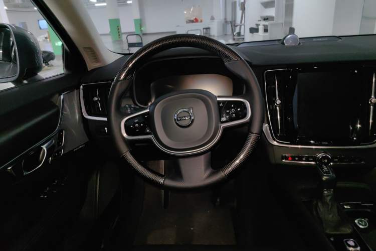 Used Volvo V90 2019 Cross Country T5 AWD Smart Range Version China VI Standard