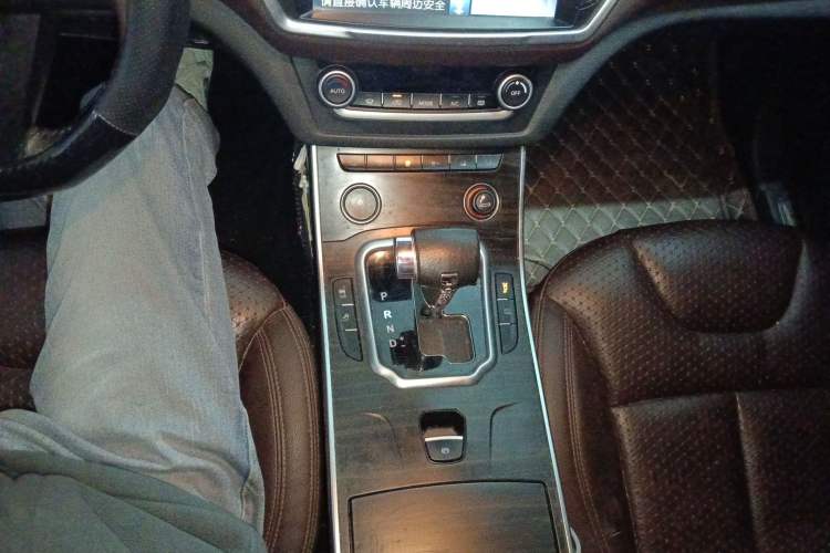 Used Land X7 2015 2.0T Panoramic Prestige Edition