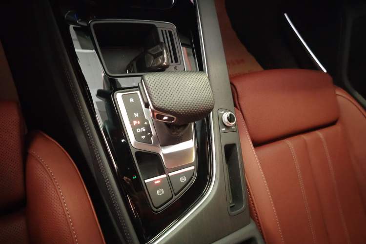 Used Audi A4L 2024 40 TFSI Luxury Dynamic Edition (Starry Night Version)