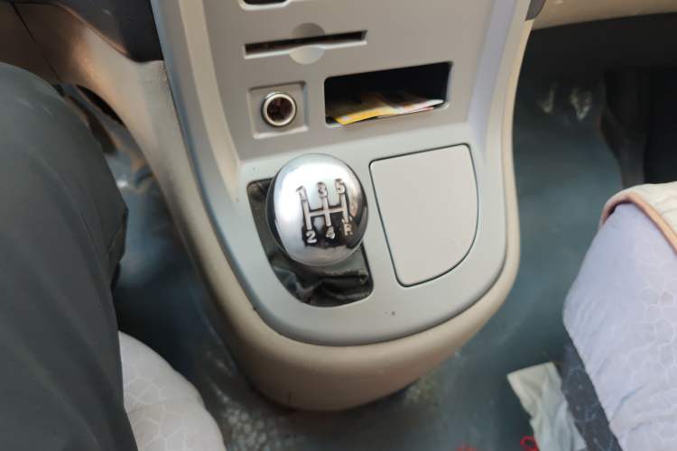 Used Jinbei Grace 2013 2.0L Zhi Ling Standard Version 11-Seater National Games Commemorative Edition Euro 5 10-Seater