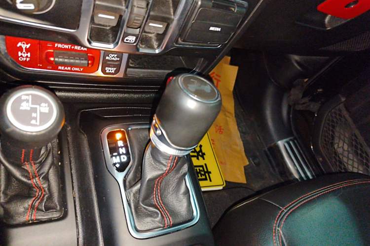 Used Jeep Wrangler 2021 2.0T Robin Hood Four-Door Edition Gear Lever
