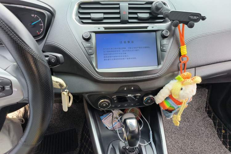 Used Ford Escort 2017 Happiness Edition 1.5L Automatic Fashion Version Audio And AC Panel