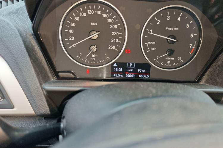 Used BMW 1 Series 2015 118i Urban Design Package Odometer Close Up