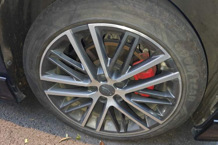 Used Geely Auto Preface 2024 2.0TD Qingyun Edition Right Front Wheel Hub