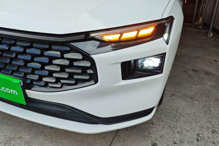 Used Ford Mondeo 2025 1.5T EcoBoost Luxury Version
