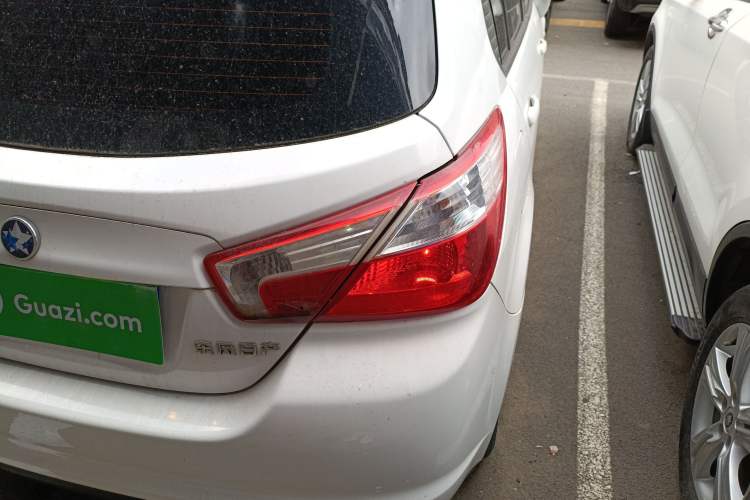 Used Venucia R50 2015 1.6L Manual Fashion Edition