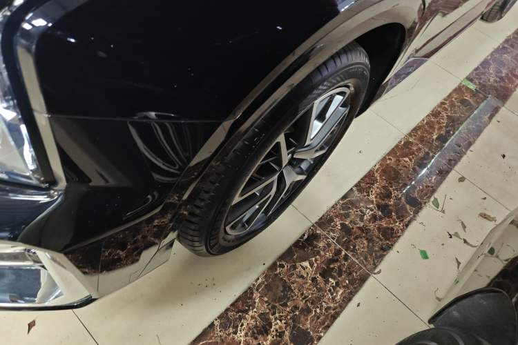 Used GAC Trumpchi ES9 2024 PHEV with 143 km Max