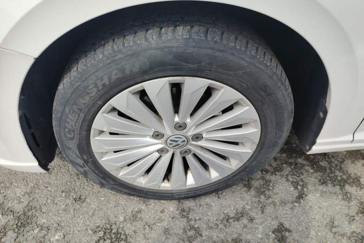 Used Volkswagen Lavida 2018 1.5L Automatic Comfort Edition China V Standard Exterior 4