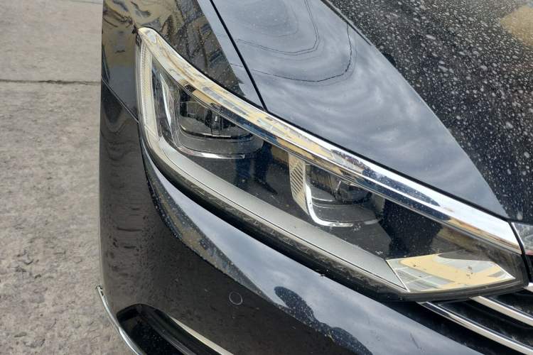 Used Volkswagen Magotan 2018 380TSI DSG Luxury Model Right Front Headlight