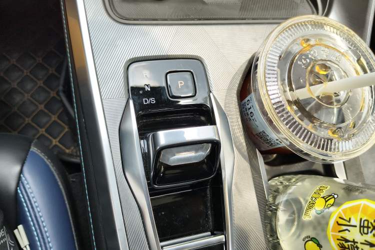 Used GAC Trumpchi GS3 2023 Shadow Speed 270T R-STYLE Edition Gear Lever