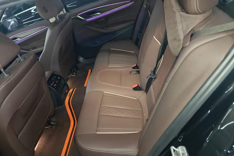 Used BMW 5 Series New Energy 2022 535Le Luxury Package Left Rear Seat