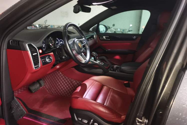 Used Porsche Cayenne E-Hybrid 2020 Cayenne E-Hybrid Coupé 2.0T Left Front Seat