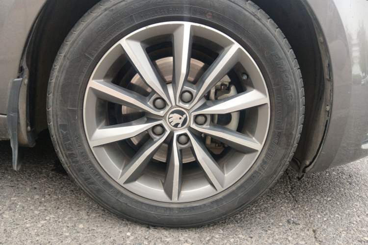 Used Skoda Octavia 2017 1.6L Manual Trend Edition Right Front Wheel Hub