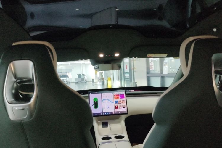 Used Xiaomi Auto YU7 2025 Ultra-Long Range High-Performance All-Wheel-Drive Max Edition Headliner