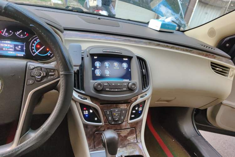 Used Buick LaCrosse 2013 2.4L SIDI Leading Comfort Version
