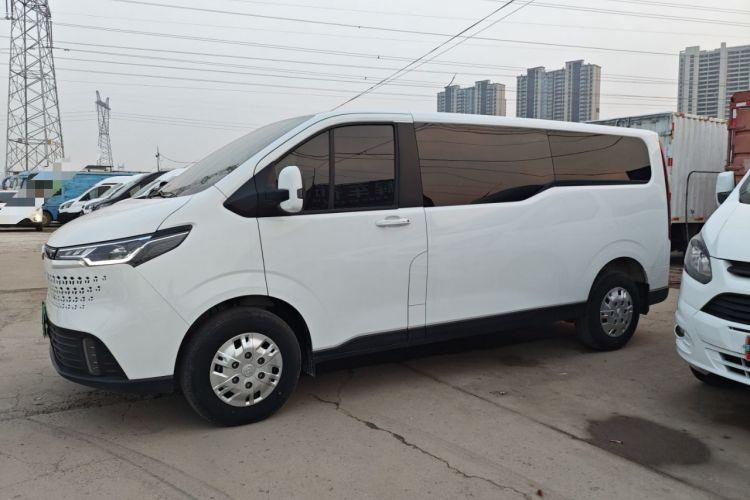 Used SAIC MAXUS Xintu V70 2023 2.0T Elite Edition Automatic Long Wheelbase Low Roof – 6/7 Seats