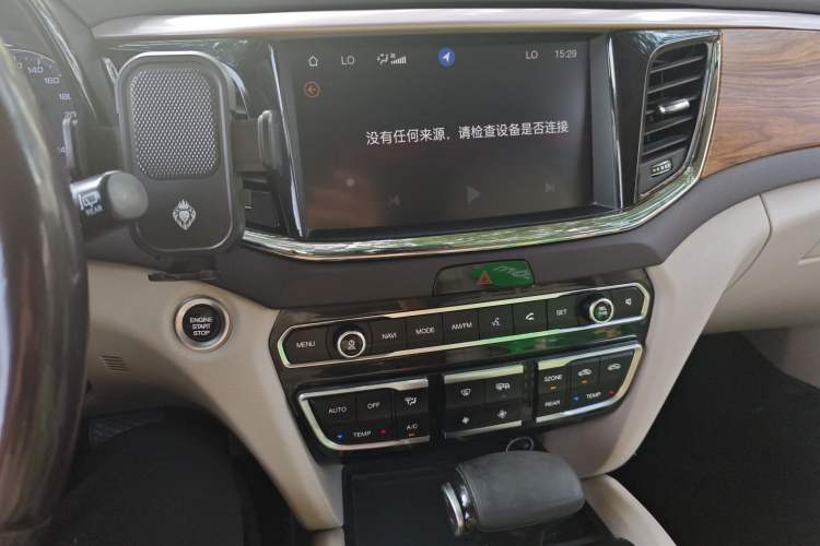 Used GAC Trumpchi GS8 2017 320T Two-Wheel Drive Luxury Smart Connectivity Version (7 Seats)