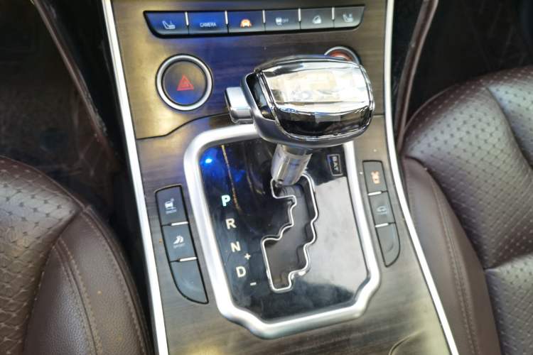 Used Land X7 2015 2.0T Panoramic Prestige Edition
