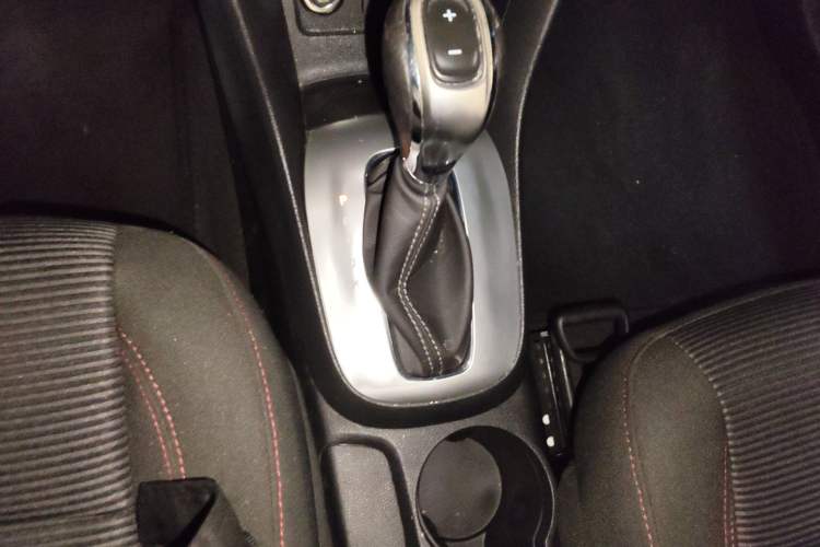 Used Buick Encore 2015 1.4T Automatic Two-Wheel Drive Urban Elite Version