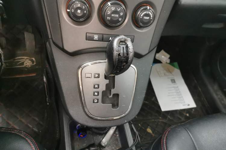 Used Kia Carens 2011 2.0L 5-Seater Automatic Standard Edition